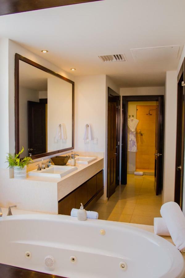 Puerta Cortes Residences La Paz Exterior photo